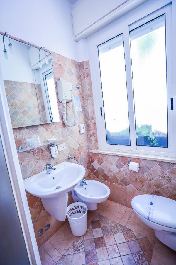Hotel Rosalba - Valentini Family Village Беллария-Иджеа-Марина Экстерьер фото