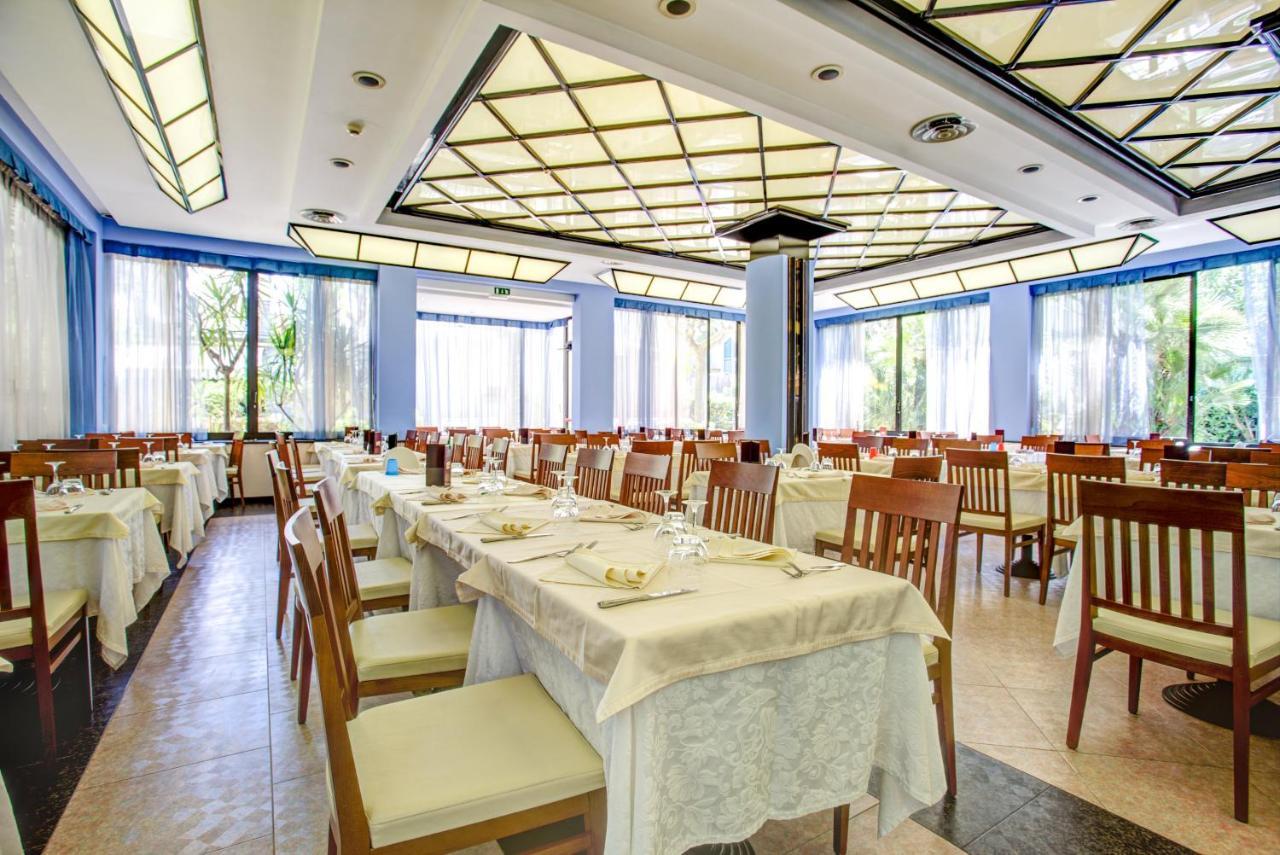 Hotel Rosalba - Valentini Family Village Беллария-Иджеа-Марина Экстерьер фото